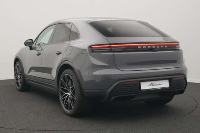 Porsche Macan (2026) thumbnail 3