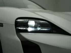 Porsche Taycan (2023) thumbnail 13
