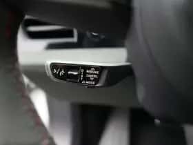 Porsche Taycan (2023) thumbnail 23