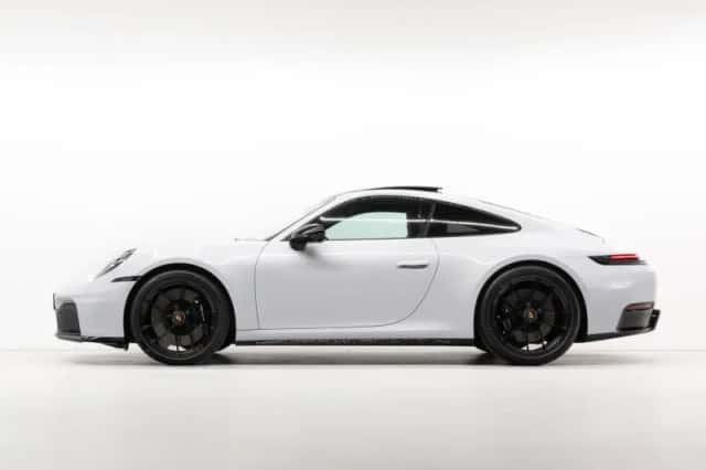 Porsche 911 (2026) thumbnail 2