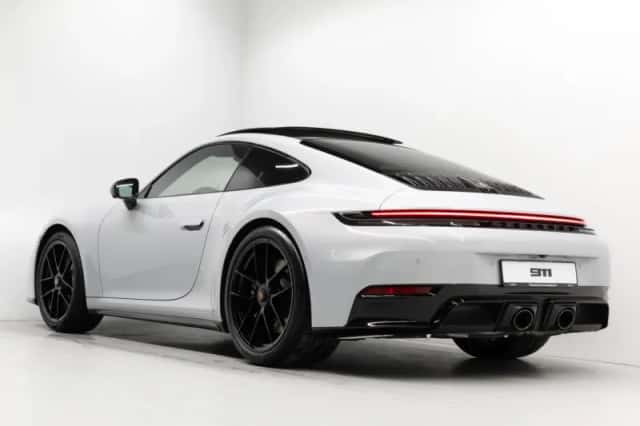 Porsche 911 (2026) thumbnail 3