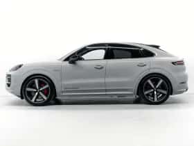 Porsche Cayenne (0) thumbnail 2