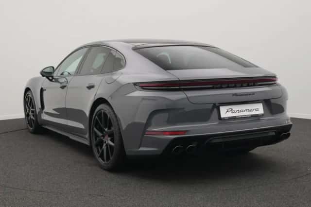 Porsche Panamera (2026) thumbnail 3