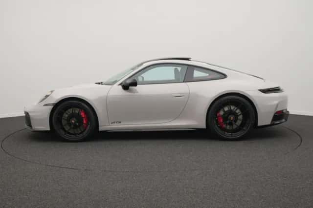 Porsche 911 (2026) thumbnail 2