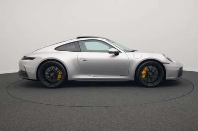 Porsche 911 (2026) thumbnail 6
