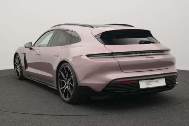 Porsche Taycan (2023) thumbnail 3