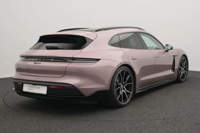 Porsche Taycan (2023) thumbnail 5