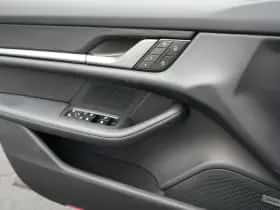 Porsche Taycan (2024) thumbnail 35