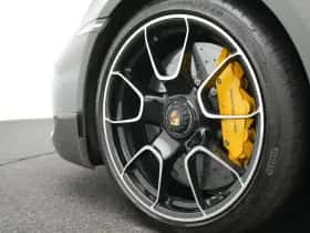 Porsche 911 (2023) thumbnail 16