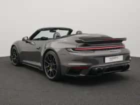 Porsche 911 (2023) thumbnail 3