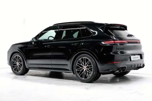 Porsche Cayenne (2026) thumbnail 3