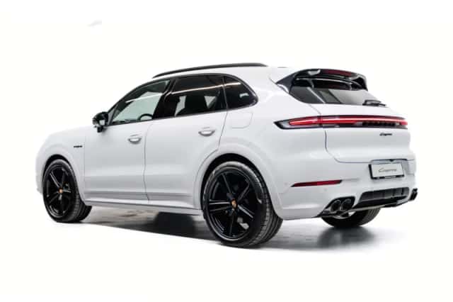 Porsche Cayenne (2025) thumbnail 3