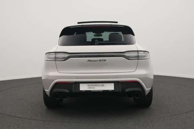 Porsche Macan (2023) thumbnail 4