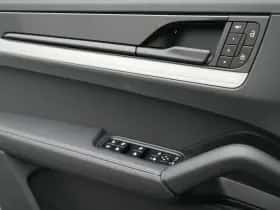 Porsche Cayenne (0) thumbnail 39