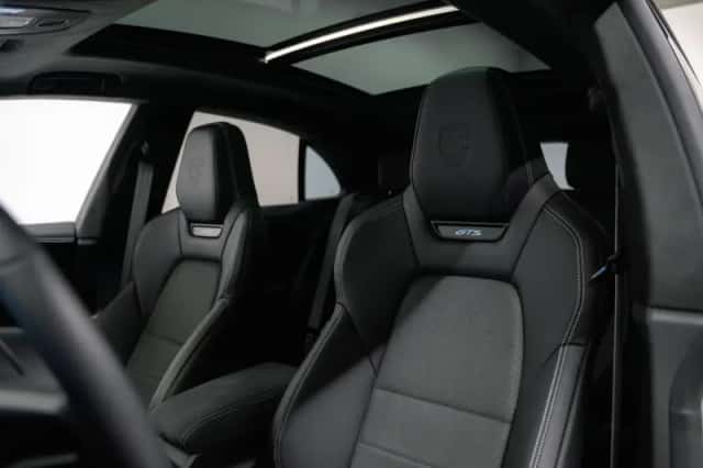 Porsche Macan (2026) thumbnail 5