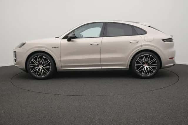 Porsche Cayenne (2026) thumbnail 2
