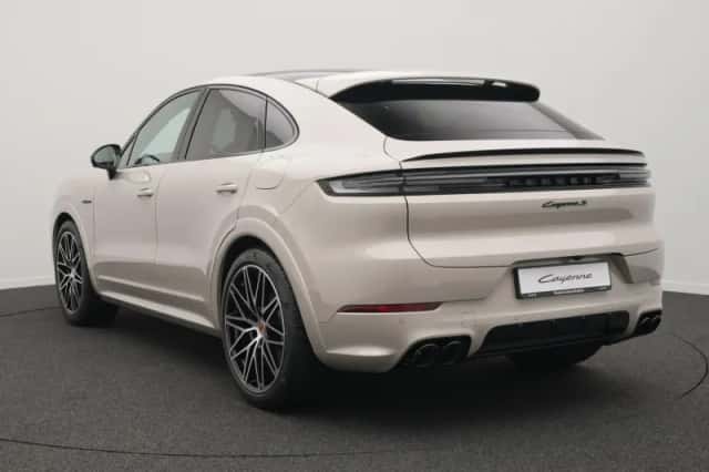 Porsche Cayenne (2026) thumbnail 3