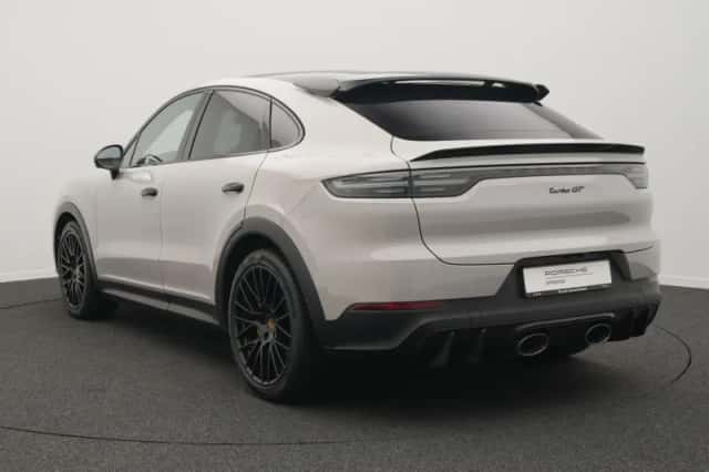 Porsche Cayenne (2022) thumbnail 3
