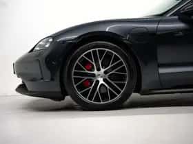 Porsche Taycan (2024) thumbnail 11