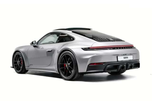 Porsche 911 (2026) thumbnail 3