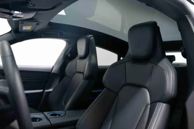 Porsche Taycan (0) thumbnail 5