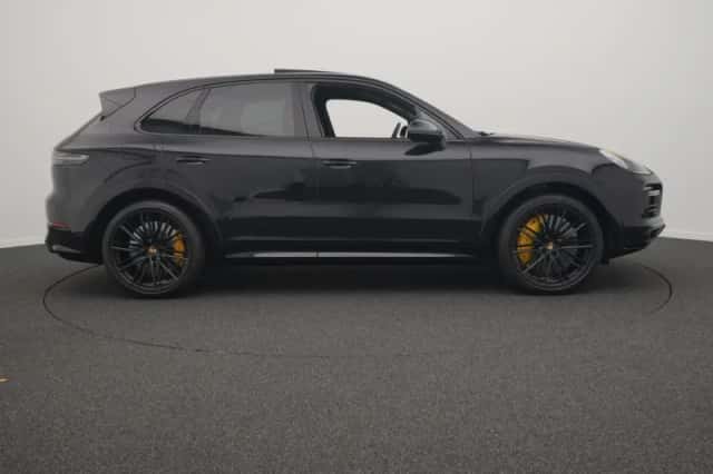 Porsche Cayenne (2022) thumbnail 6