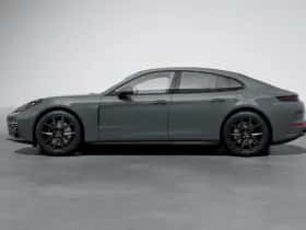 Porsche Panamera (2024) thumbnail 2