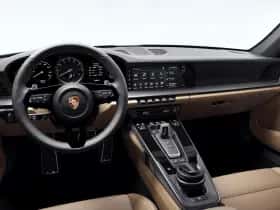 Porsche 911 (2022) thumbnail 4