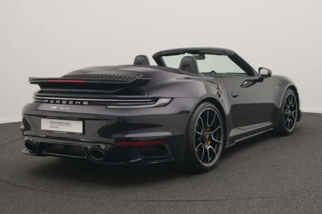 Porsche 911 (2022) thumbnail 5