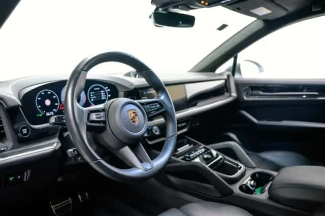 Porsche Cayenne (2024) thumbnail 4