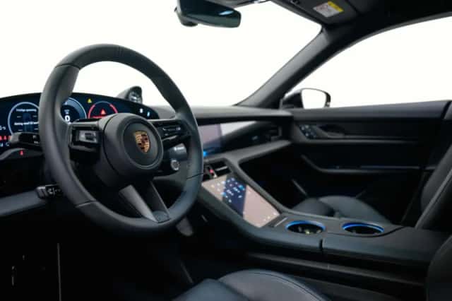 Porsche Taycan (2026) thumbnail 4