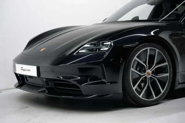 Porsche Taycan (2026) thumbnail 6