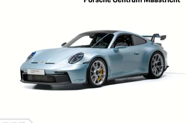 Porsche 911 (2022) thumbnail 1