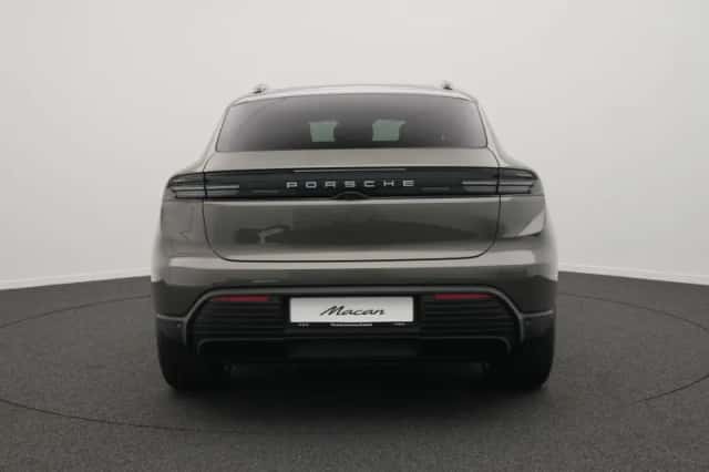 Porsche Macan (2026) thumbnail 4