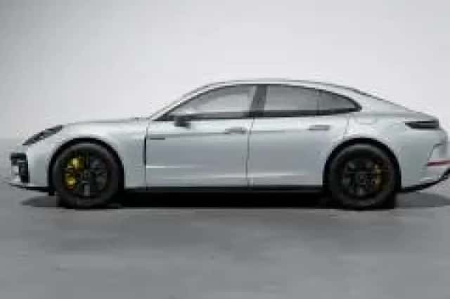 Porsche Panamera (2024) thumbnail 2