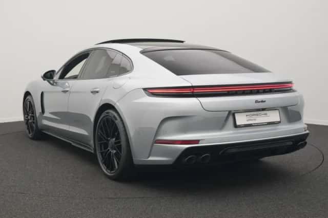 Porsche Panamera (2024) thumbnail 3