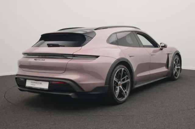 Porsche Taycan (2022) thumbnail 5