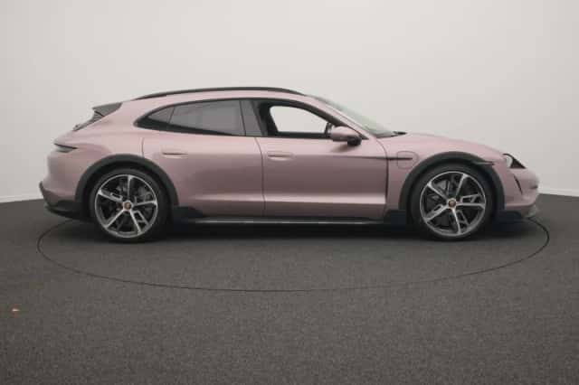 Porsche Taycan (2022) thumbnail 6