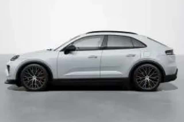 Porsche Macan (2025) thumbnail 2