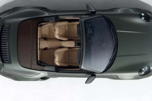Porsche 911 (2022) thumbnail 6