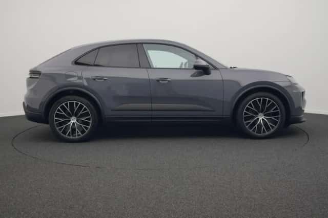 Porsche Macan (2025) thumbnail 6