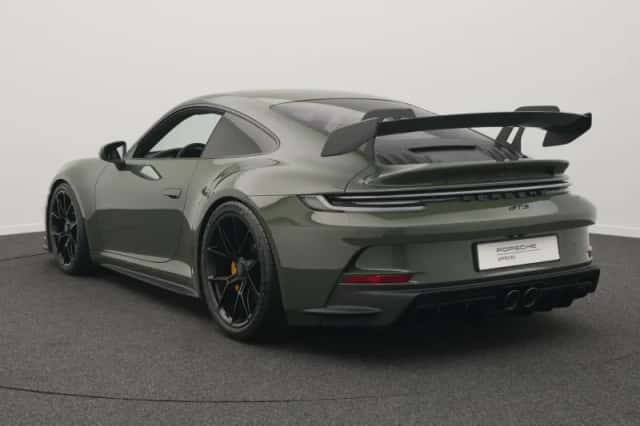 Porsche 911 (2021) thumbnail 3