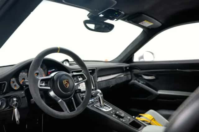Porsche 911 (2015) thumbnail 4