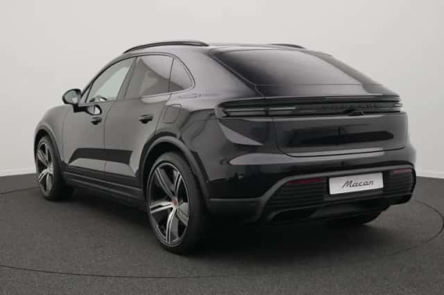 Porsche Macan (2026) thumbnail 3