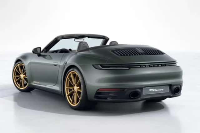 Porsche 911 (2024) thumbnail 3