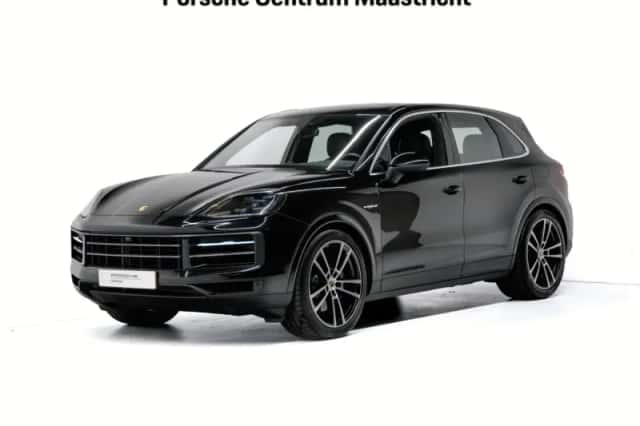 Porsche Cayenne (2024) thumbnail 1