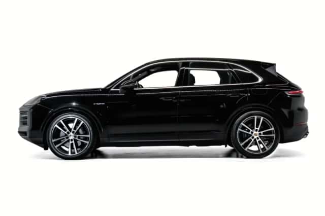 Porsche Cayenne (2024) thumbnail 2
