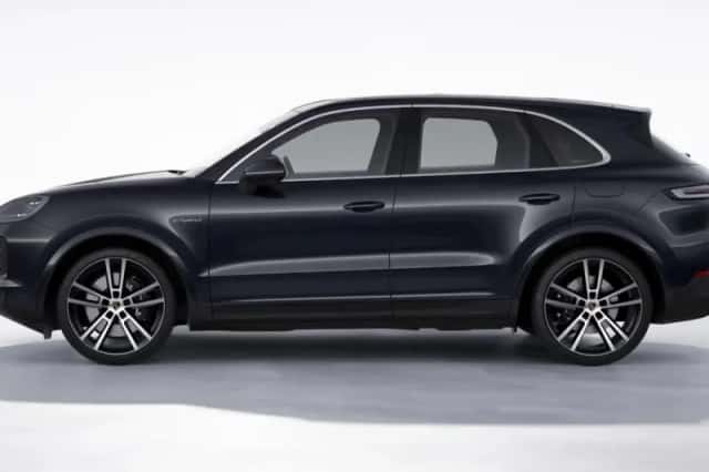 Porsche Cayenne (2024) thumbnail 2