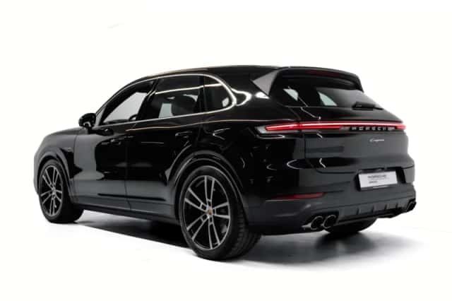 Porsche Cayenne (2024) thumbnail 3