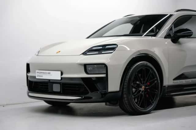 Porsche Macan (2026) thumbnail 6